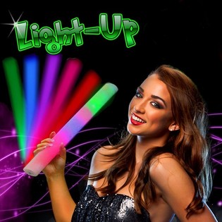 Palos de Espuma LED - Bastón de Fiesta Multicolor en Display (24 uds.)